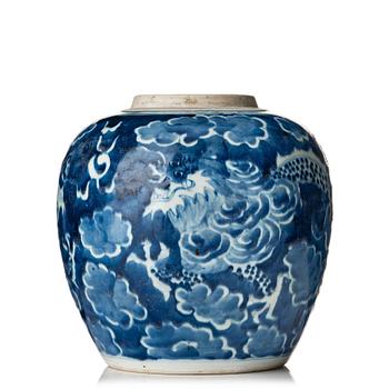 1031. A blue and white jar, Qing dynasty, 18th Century.