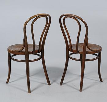 STOLAR, ett par, Thonet, stämpelmärkta, 1900-talets första del.