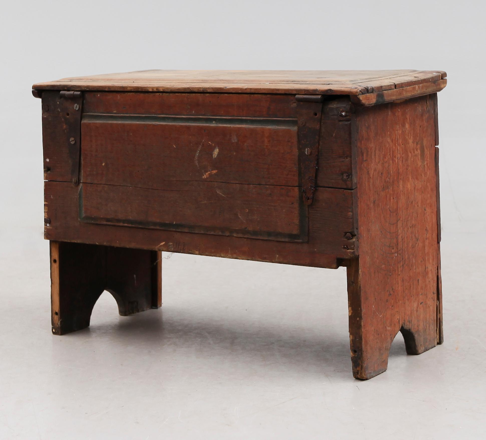 KISTLÅDA, allmoge, 1800-talets första hälft.