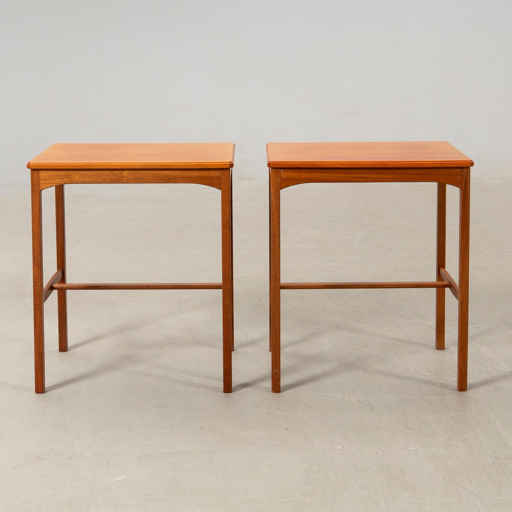 Carl Malmsten, sidobord 1 par ”Oktober” 1900-talets andra hälft.