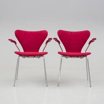 KARMSTOLAR, ett par, "Sjuan", Arne Jacobsen, Fritz Hansen.
