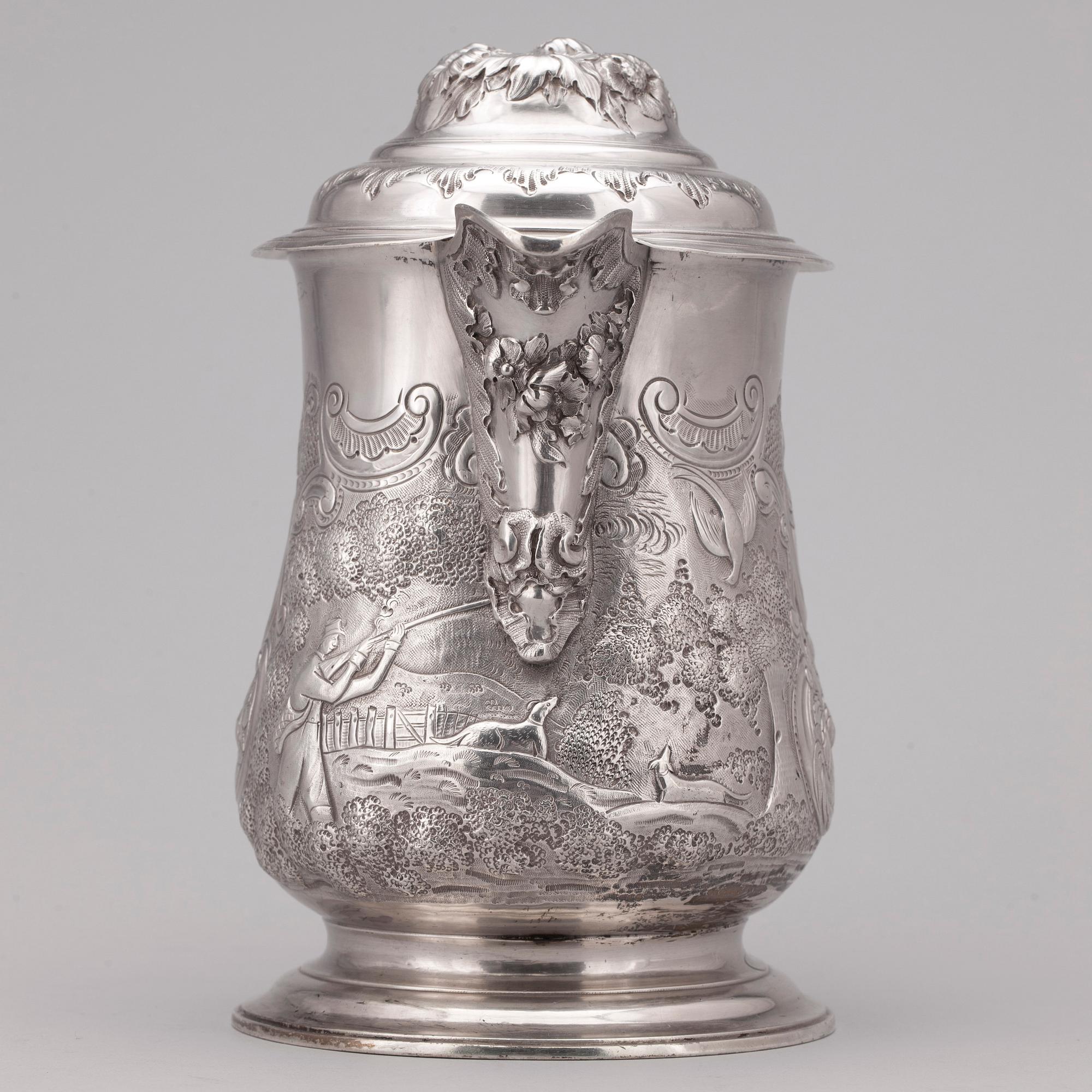 DRYCKESKANNA med snås, William Grundy London 1752/53. Totalvikt 1087 gr.