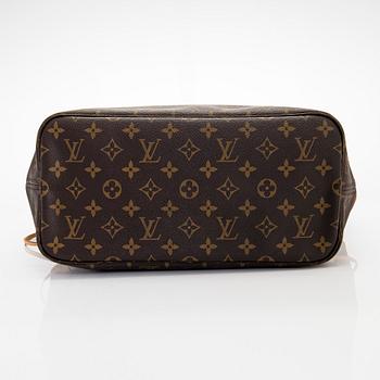 Louis Vuitton, a Monogram Canvas 'Neverfull MM' bag.
