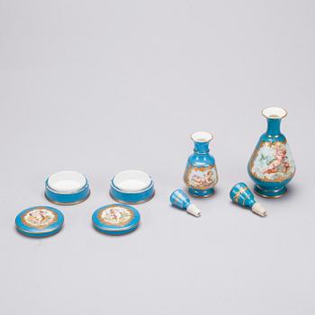 SERVISDELAR, 11 st, Sèvres-liknande märke, 1800-tal.