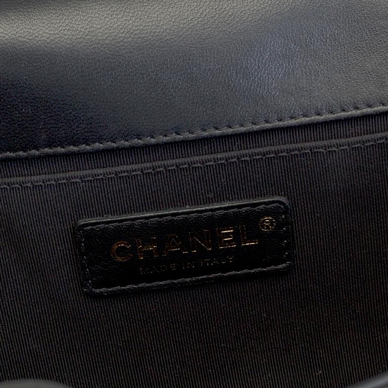 VÄSKA, "Boy Bag", Chanel, 2016.