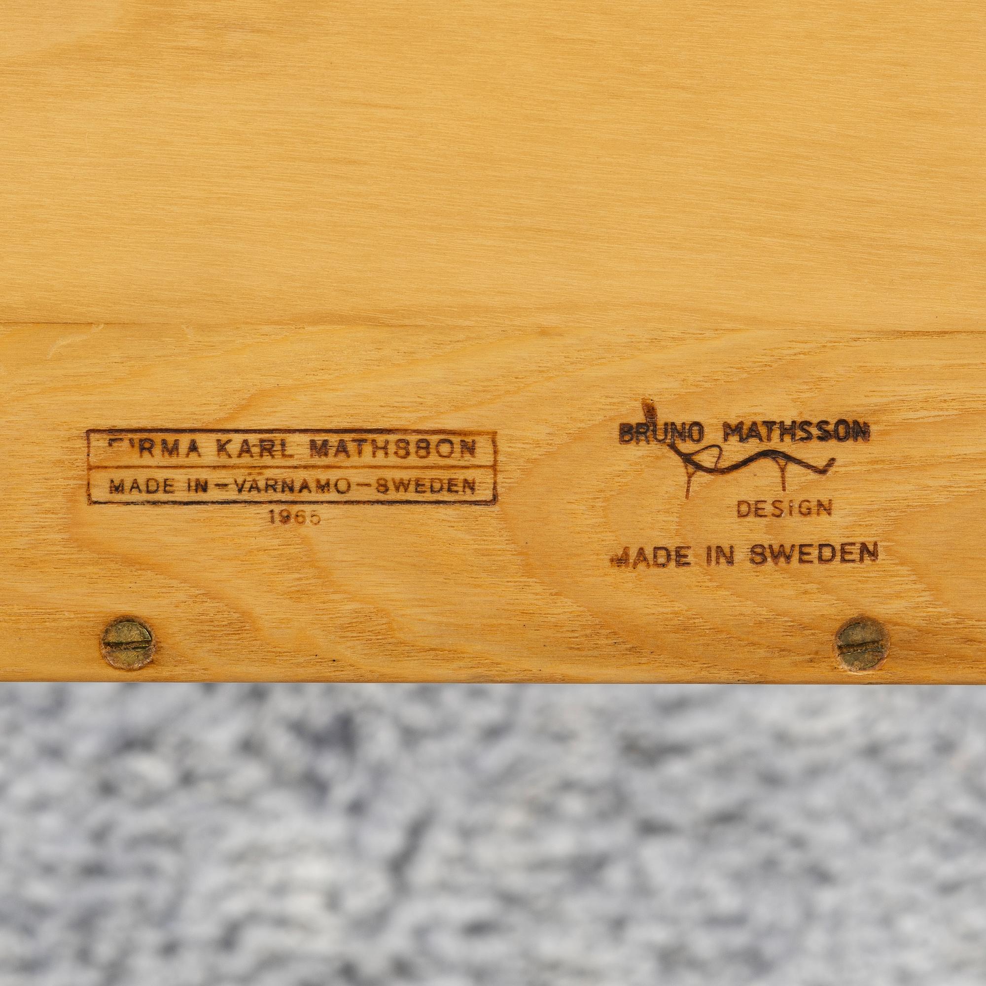 Bruno Mathsson, lounge chair, "Pernilla 3" with reading table, Firma Karl Mathsson, Värnamo, 1965-71.