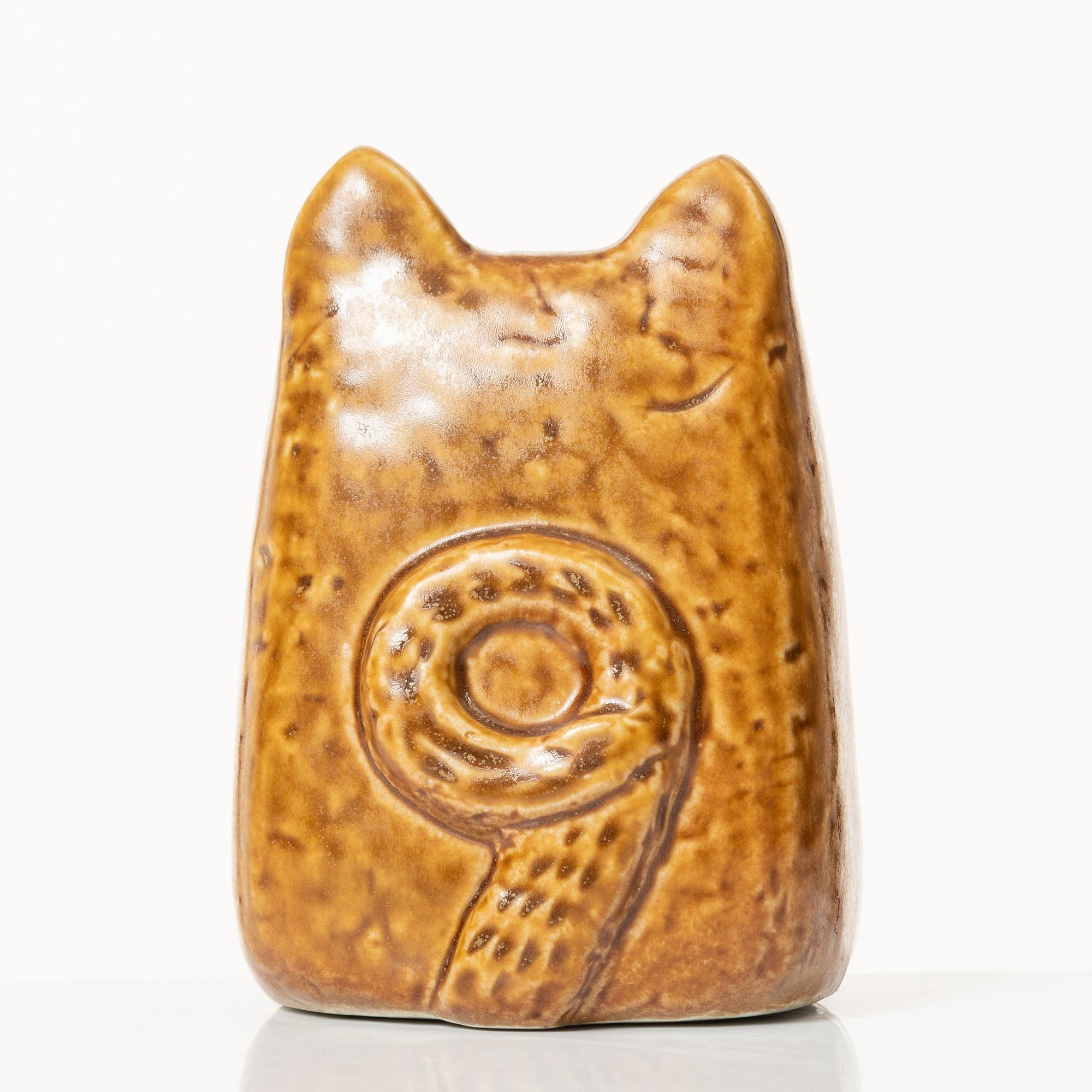 Lisa Larson, a 'Liten katt' stoneware figurine, special edition, Gustavsberg, 1965.