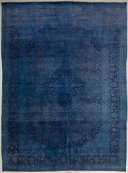 An oriental carpet, ca 408 x 299 cm.