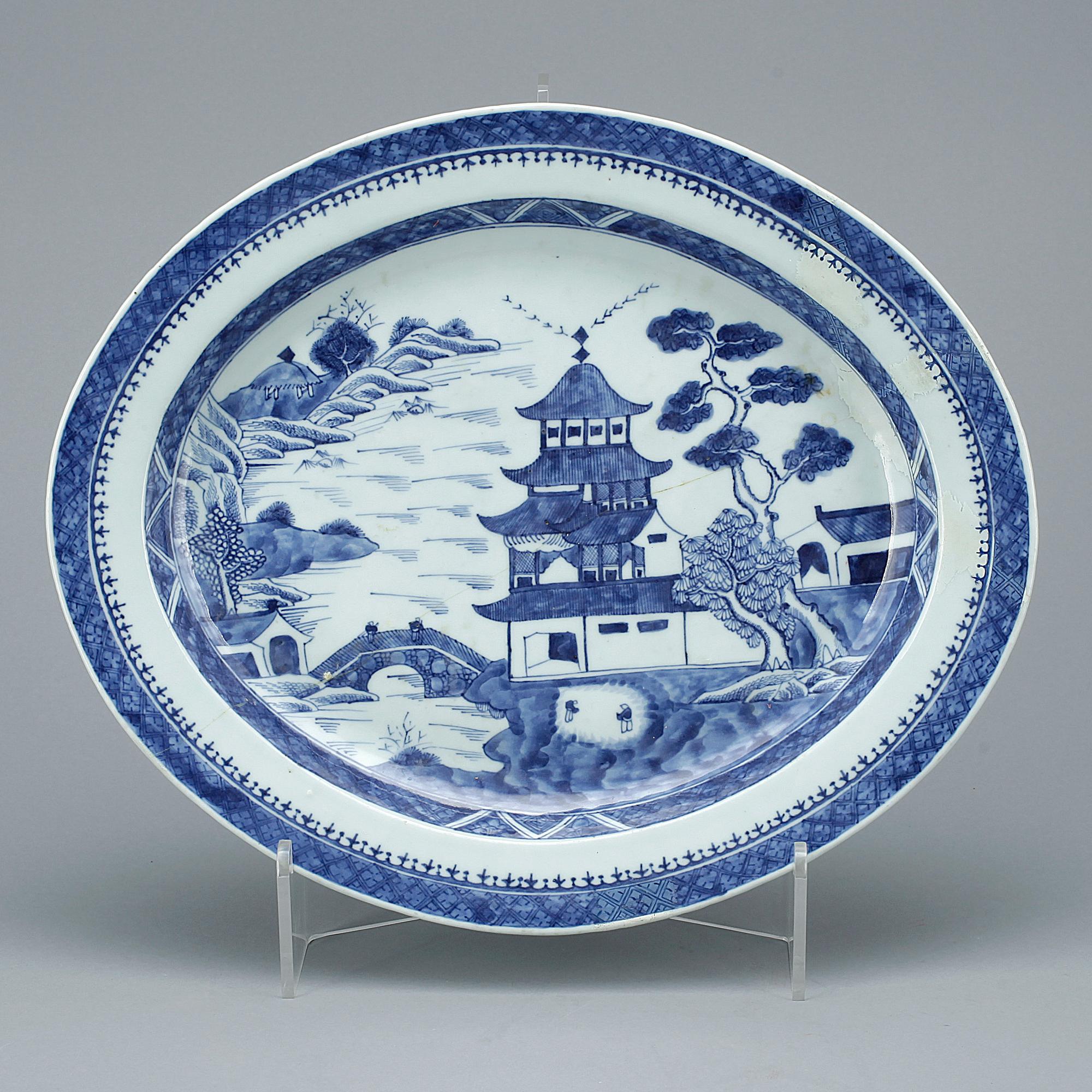 STEKFAT, porslin, Kina, Jiaqing (1796-1820).