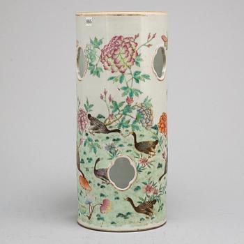 A famille rose lantern/hatstand, Qing dynasty, circa 1900.