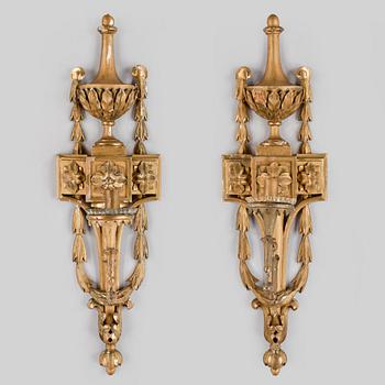 LAMPETTER, ett par, trä, möjligen Ryssland, 1800/1900-tal.