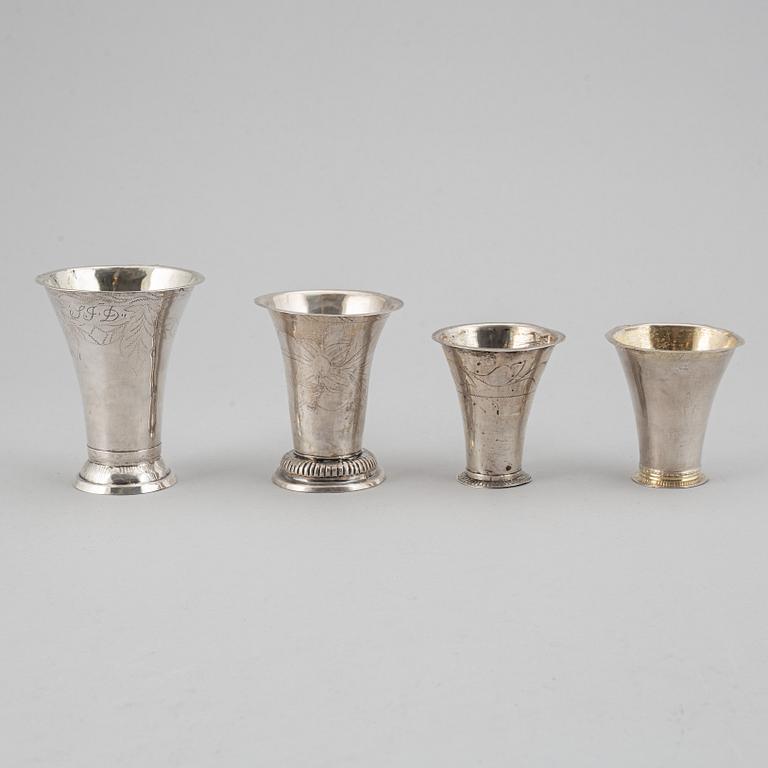 A mixed lot of four Swedish silver beakers, 1797-1818.