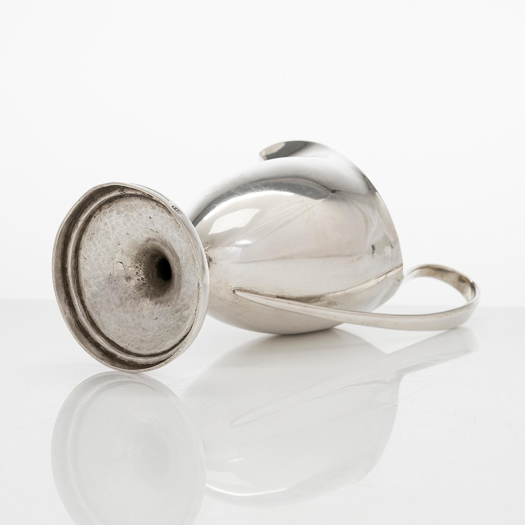 Joseph Hirschvogel, A silver cream jug, silver, Stuttgart around 1800.