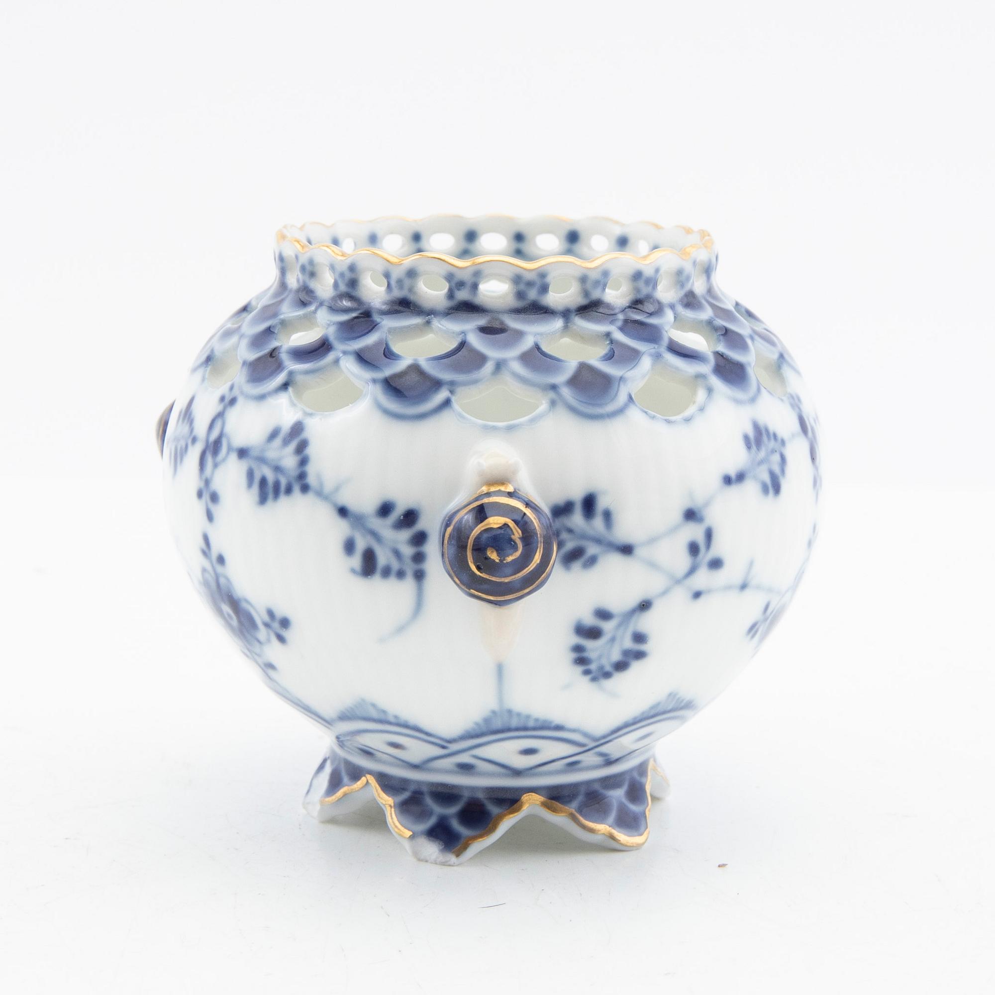 Royal Copenhagen, Skål, porslin, "Musselmalet helblonde", Danmark, 1900-tal.