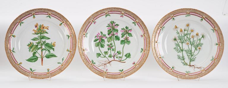 A Royal Copenhagen 'Flora Danica' part dinner service, Denmark, 20th Century.