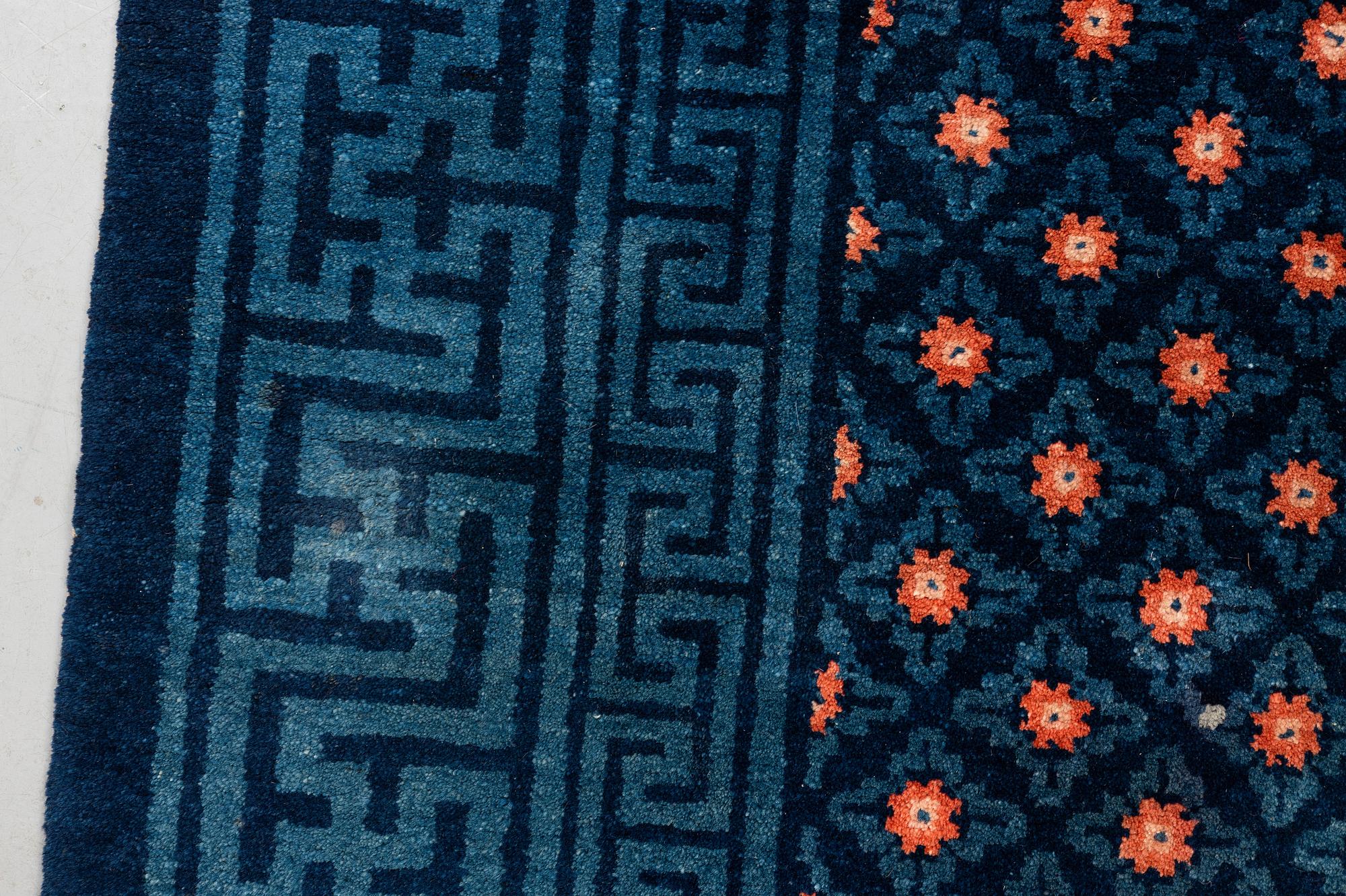 Matta, semiantik Baotou, Kina, ca 216 x 164 cm.