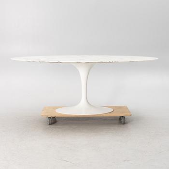 Eero Saarinen, matbord "Tulip", Knoll Studio.