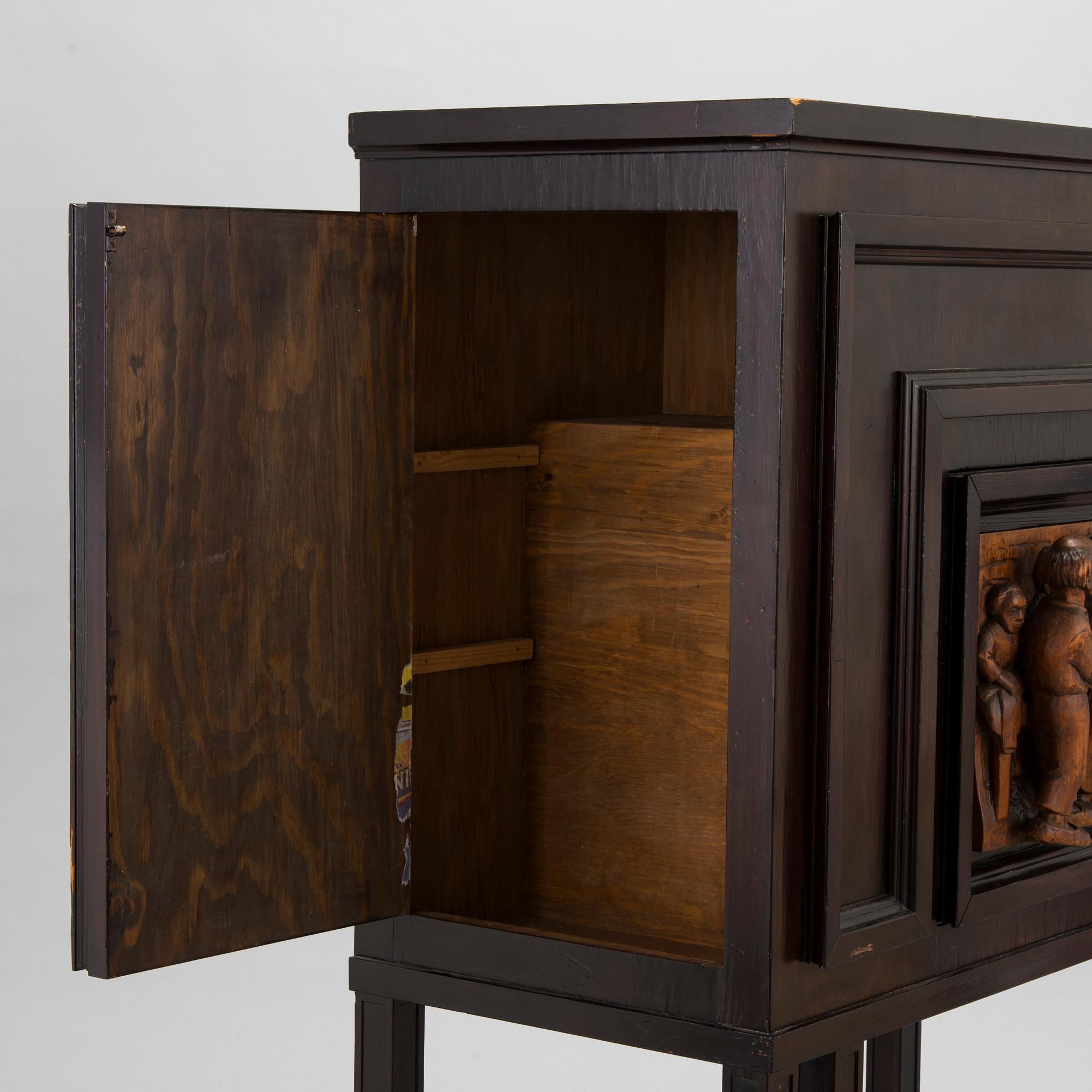 Birger Hahl och Hannes Autere, skåp och två stolar. Finland, 1930-tal.