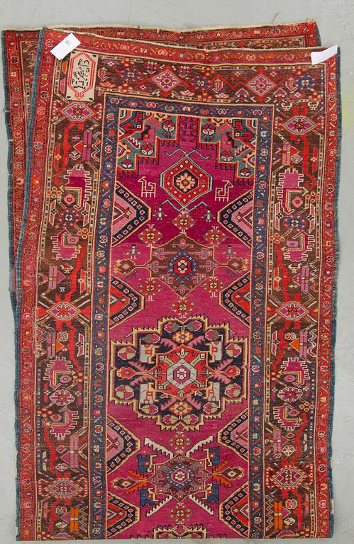 GALLERIMATTA. Antik, Karabagh. Ca 370x117 cm.