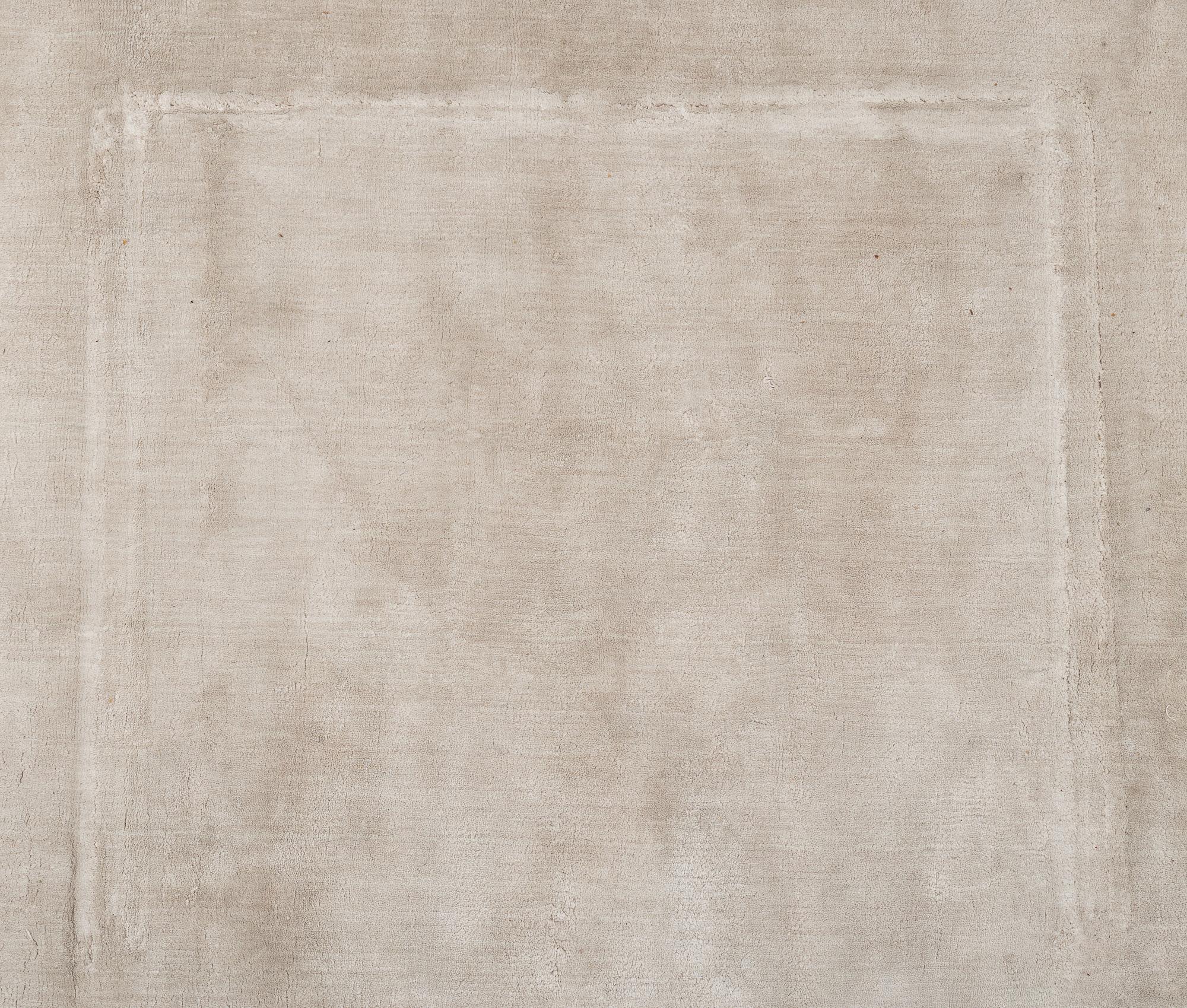 A Layrered "Francis Pearl" carpet, 300x400 cm.
