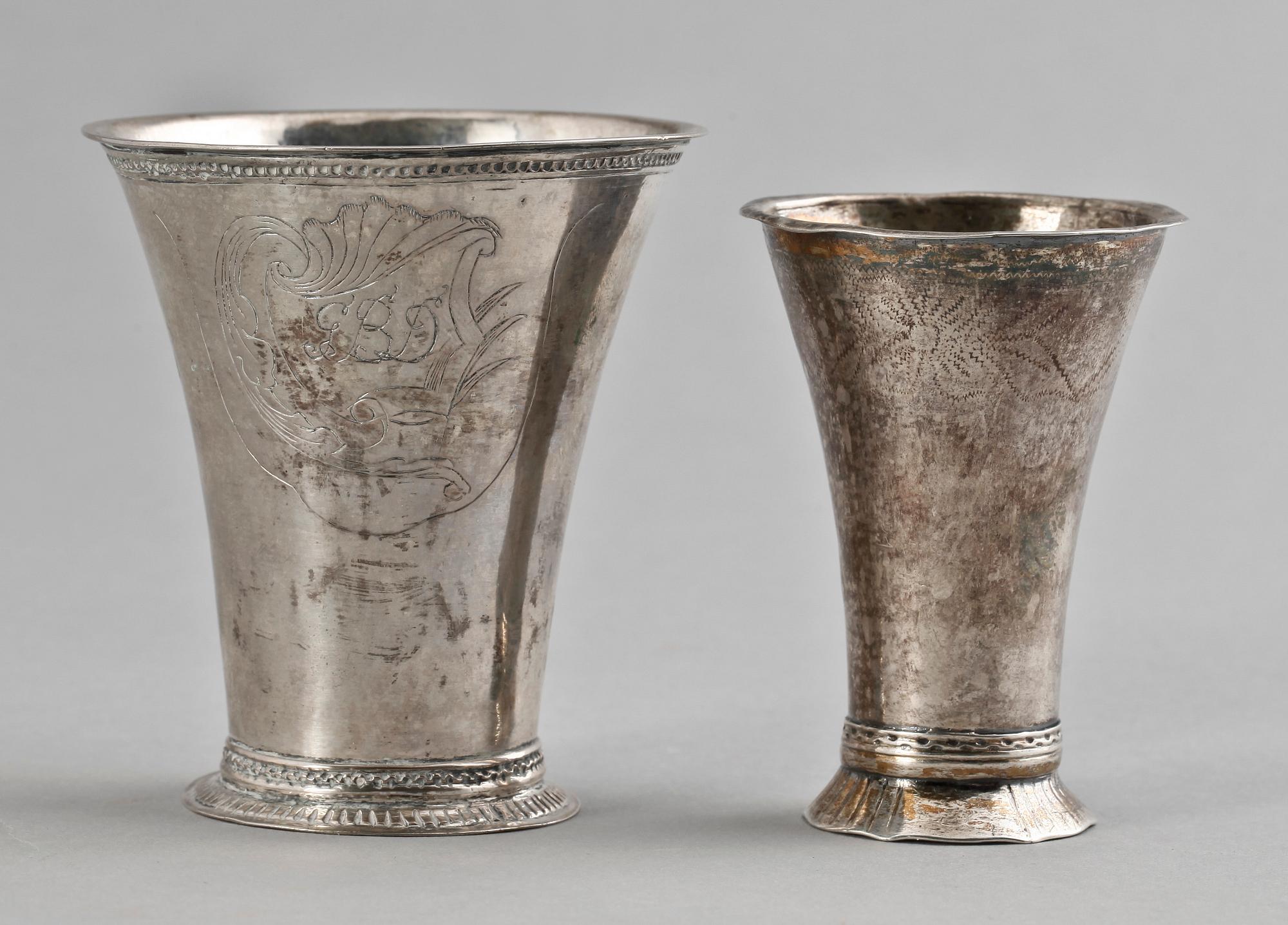 BÄGARE, 2 st, silver, bl a Johan Leffler, Falun, 1799. Totalvikt ca 80 gram.