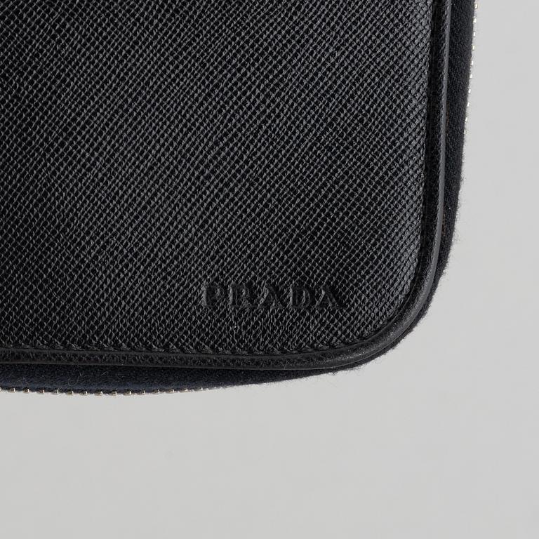 Prada, tie-case.