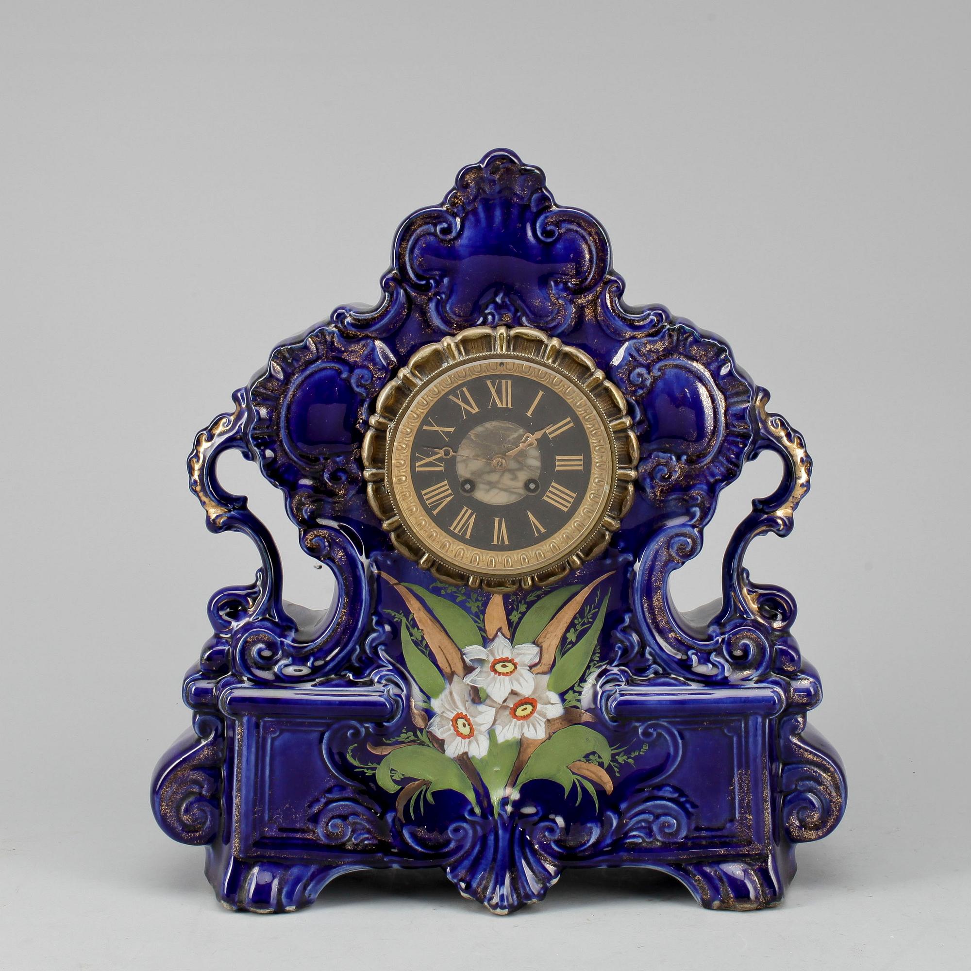 BORDSPENDYL, porslin, 1800-talets slut.