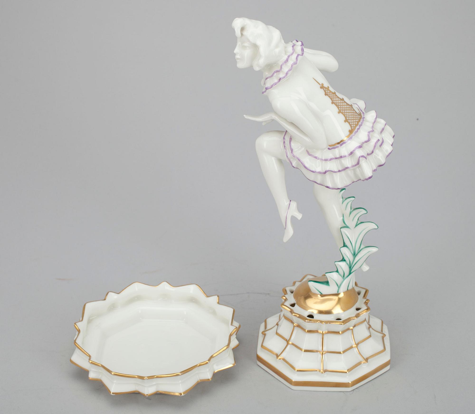 FIGURIN, porslin, Hutchenreuther Selb-Bavaria, Abteilung für Kunst, sign. K.Tutter. 1900-tal.