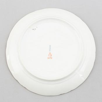 A set of 26 Berlin KPM fruit dishes, circa 1900.