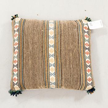 Pillow (cushion), rölakan technique, Scania, first half of the 19th century. Approx. 44x49 cm.