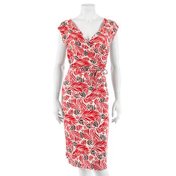 694. DIANE VON FURSTENBERG, patterned dress, US size 8.
