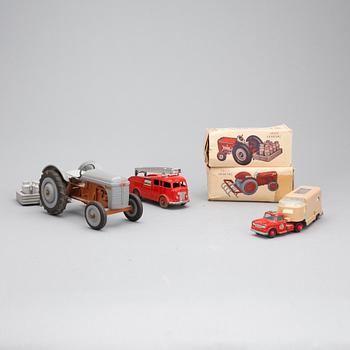 LEKSAKSBILAR, 4 st, bla Lego och Modern Toys, 1900-talets andra hälft.