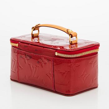 Louis Vuitton, korurasia.