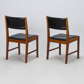 Pertti Salmi, a 1970s 'Samuel' dining table and eight 'Simeon' chairs for Vaara Tuotanto, Kaluste-Yhtymä, Finland.