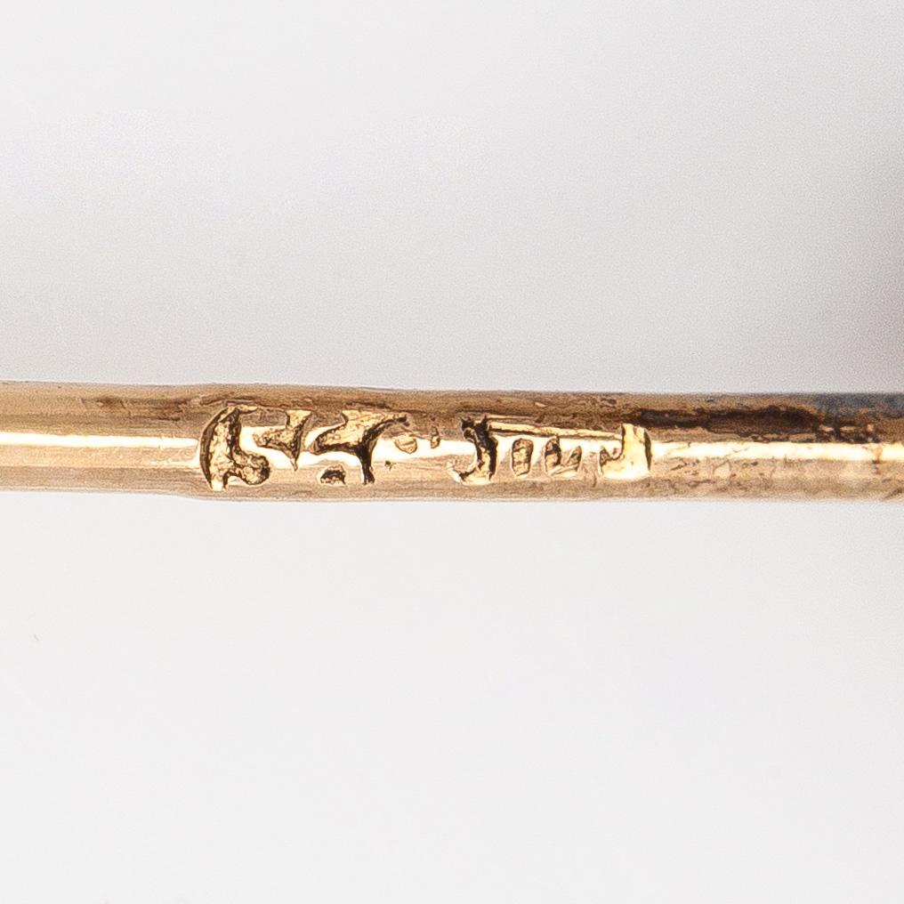 Broschnål, pärlor, rött glas, 14K (56) guld.