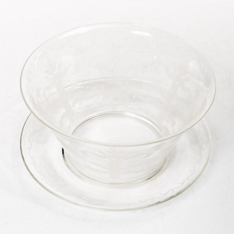 Edward Hald, A bowl with saucer, Orrefors.