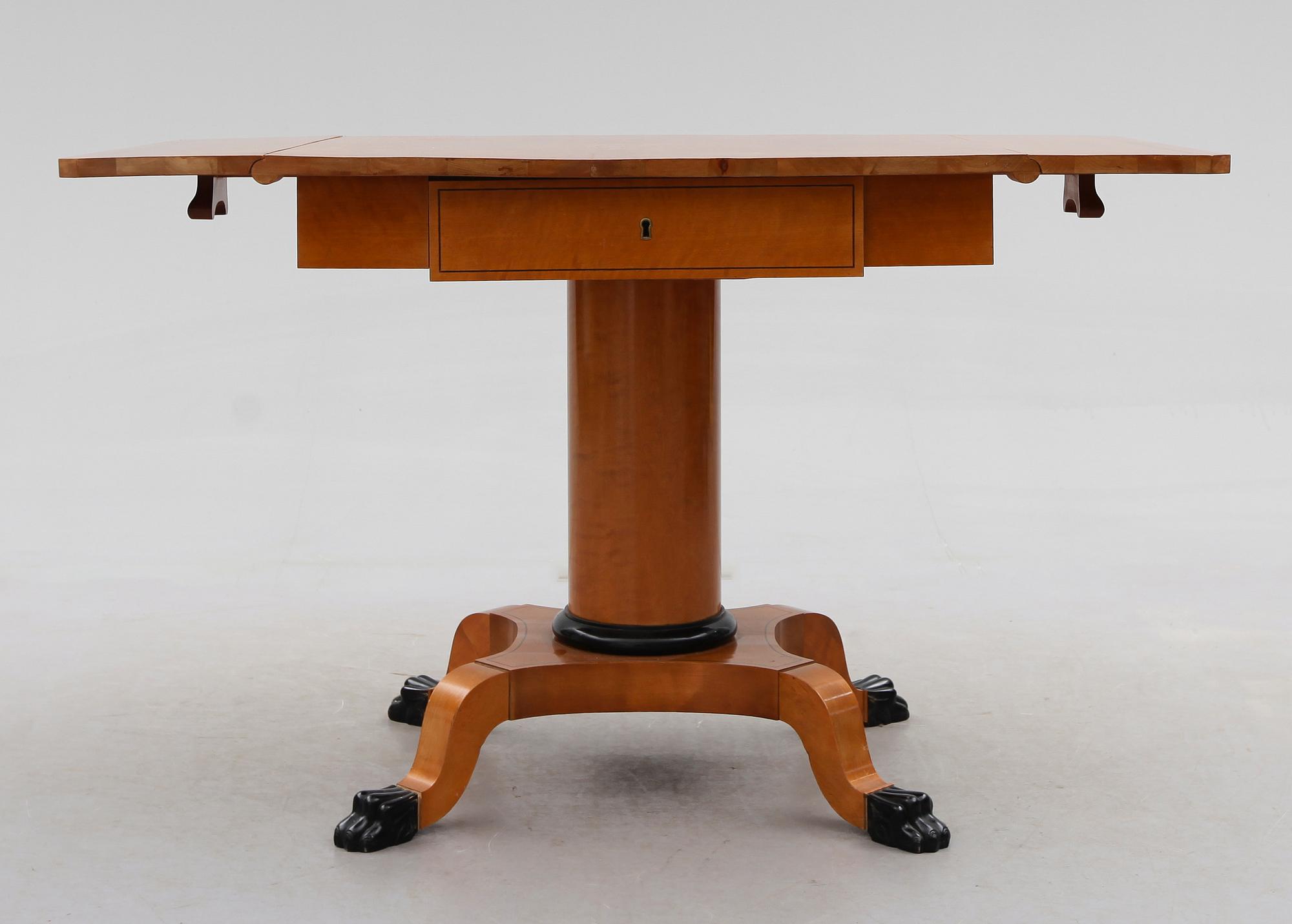 BORD, Karl Johan stil, 1900-talets första hälft.