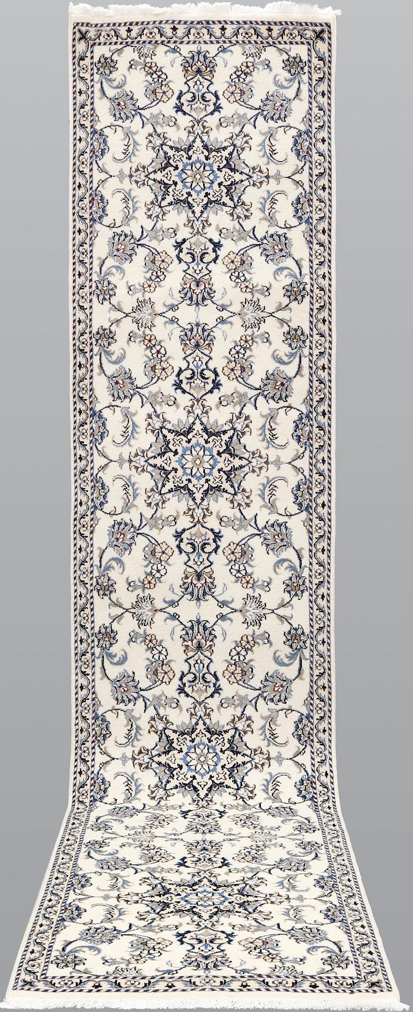 A Nain runner, ca 386 x 82 cm.