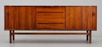 SIDEBOARD, "Arild", Nils Jonsson för Troeds i Bjärnum. 1900-talets mitt.