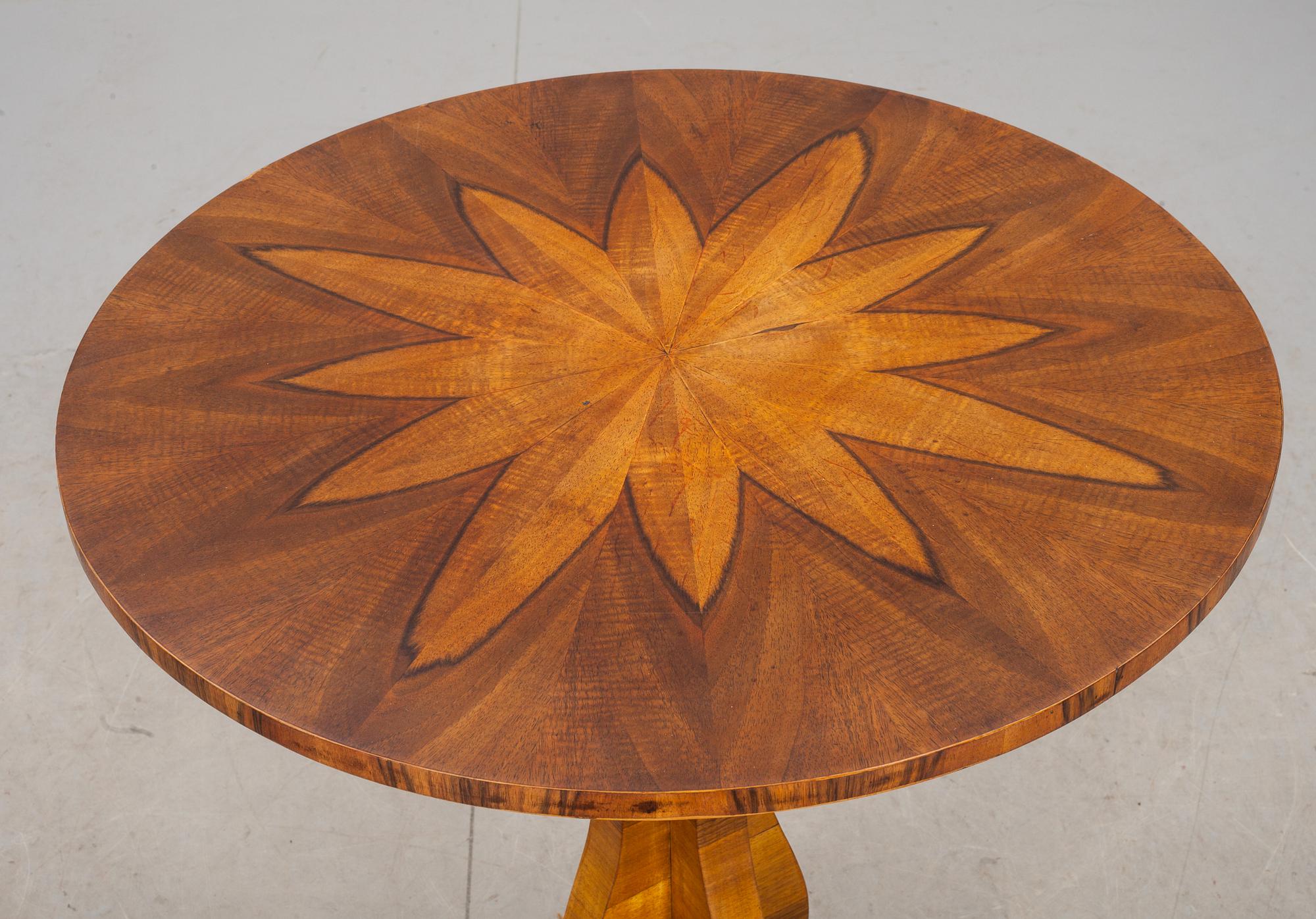 BORD, art-deco. 1900-tal.