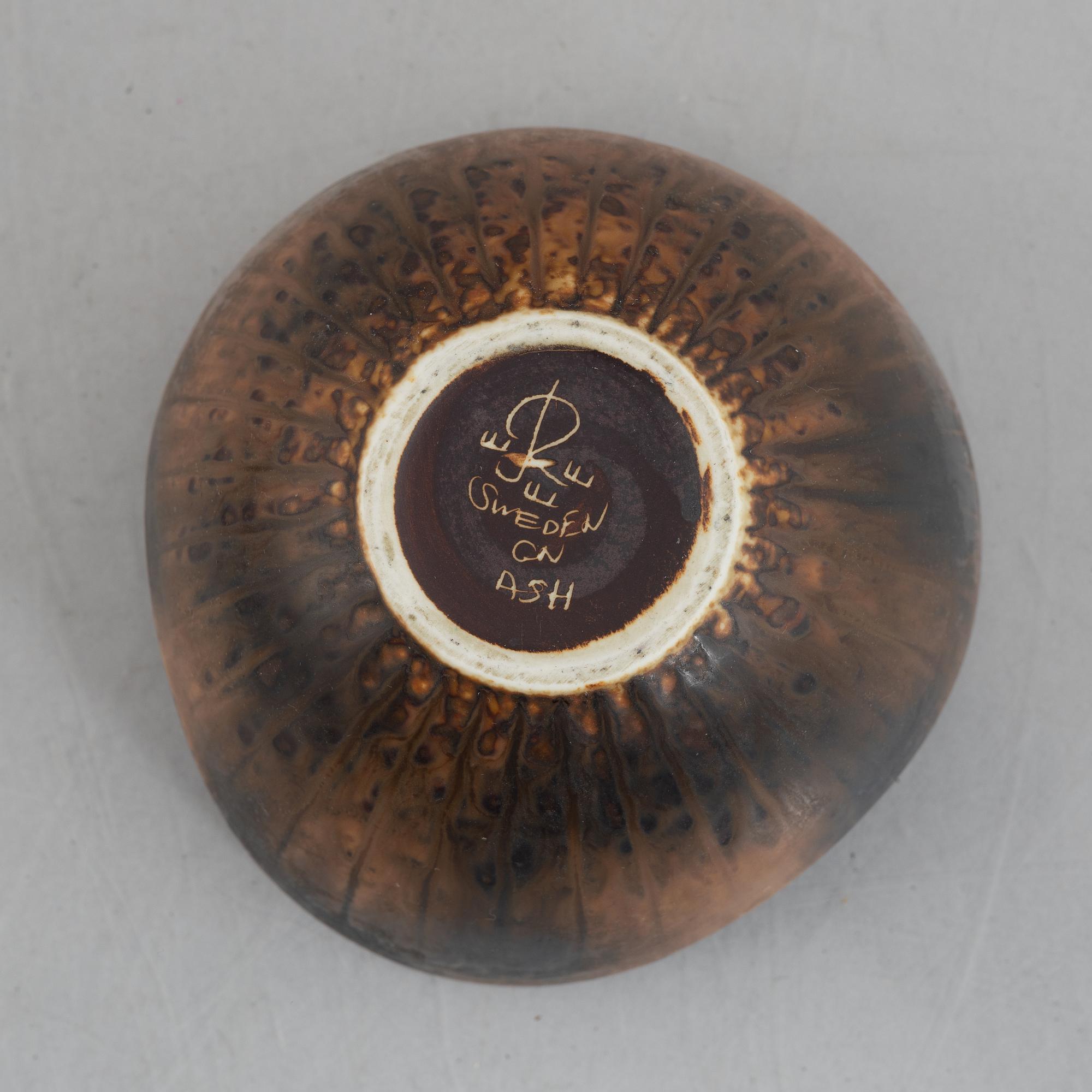 Gunnar Nylund, five pieces of stoneware, Rörstrand, Sweden.