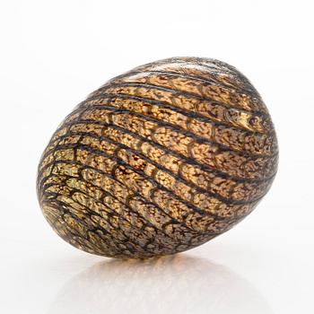 Oiva Toikka, årsägg 2013, signerat O. Toikka Nuutajärvi SSKK 2013 numrerad 83/250.