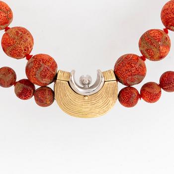 OLE LYNGGAARD, coral bead necklace, clasp with diamond.