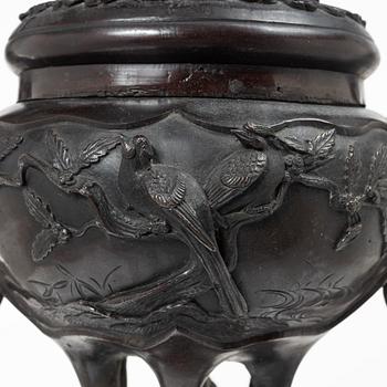 A large Japanese bronze censer, Meiji (1898-1912).
