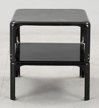 BORD, 2 st, plast, Vico Magistretti, Artemide Italien. Modellen formgiven 1966.