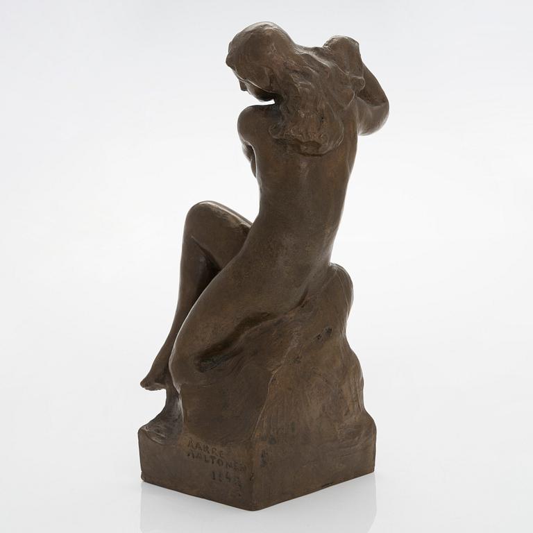 Aarre Aaltonen, Sitting Woman.