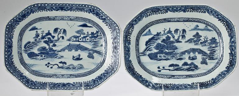 STEKFAT ett par, porslin, Kina Qinglong 1700-tal.