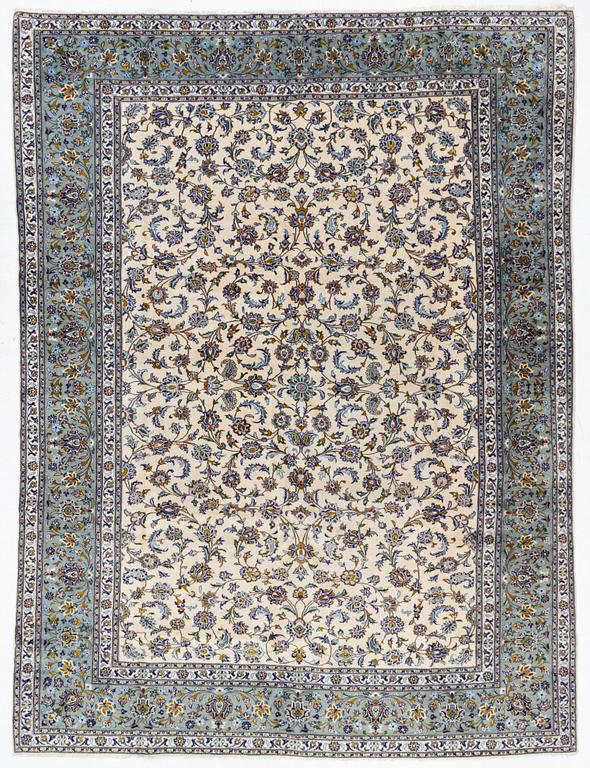 A carpet, Keshan, approx. 390 x 300 cm.