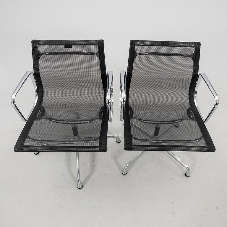Charles & Ray Eames, karmstolar/skrivbordsstolar 2 st  EA108 Vitra 2014.