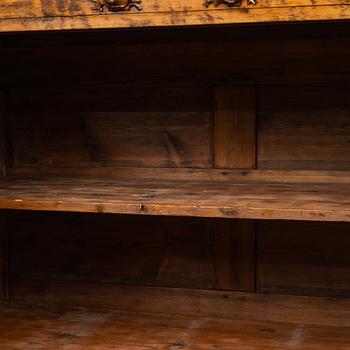 A Baroque cabinet from around the year 1700.